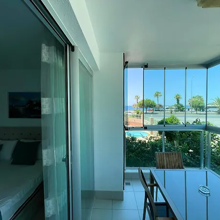 Sa Apartments! Beachfront With Sea View & Pool * אלאניה